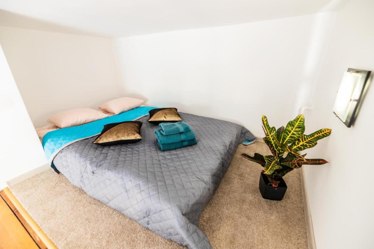 Apartament Z Antresola Przy Rynku Apartment วรอตซวาฟ ภายนอก รูปภาพ